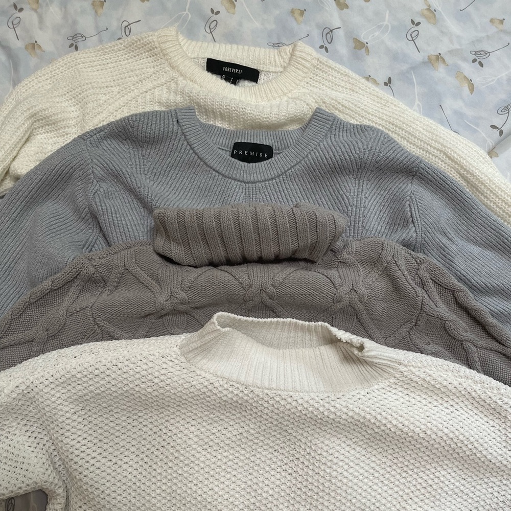BUNDLE! Four sweaters ( two xs, two small). Forever 21, Hollister, and premise.